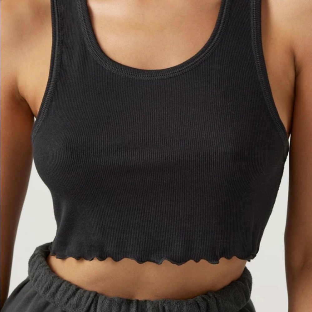 Joah Brown Scallop Crop Tank Black XS/S